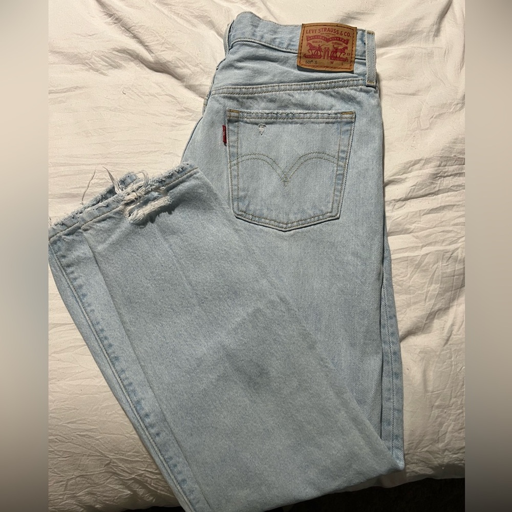 Levi's High Rise Light Wash Blue Jeans